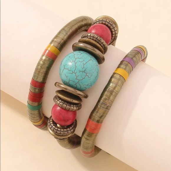 Jewelry - Turquoise bead bracelet